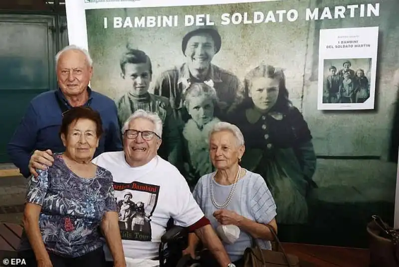 Martin Adler con Bruno, Mafalda e Giuliana Naldi (oggi)