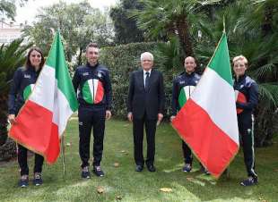 mattarella consegna il tricolore alla delegazione paralimpica