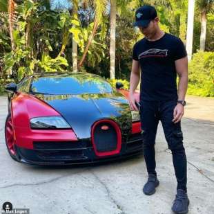 max logan con la sua bugatti