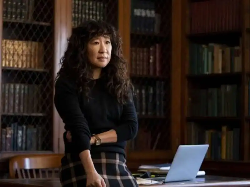 SANDRA OH - THE CHAIR 