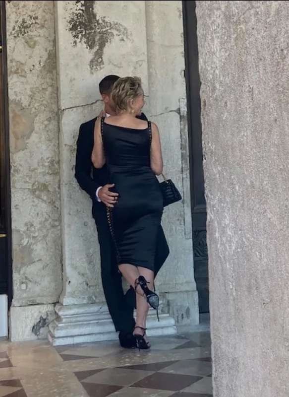 sharon stone a venezia per lo spot d&g 5