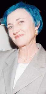 tiziana rosati con i capelli blu