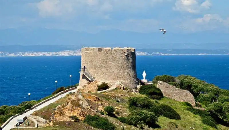 torre longosardo santa teresa sardegna