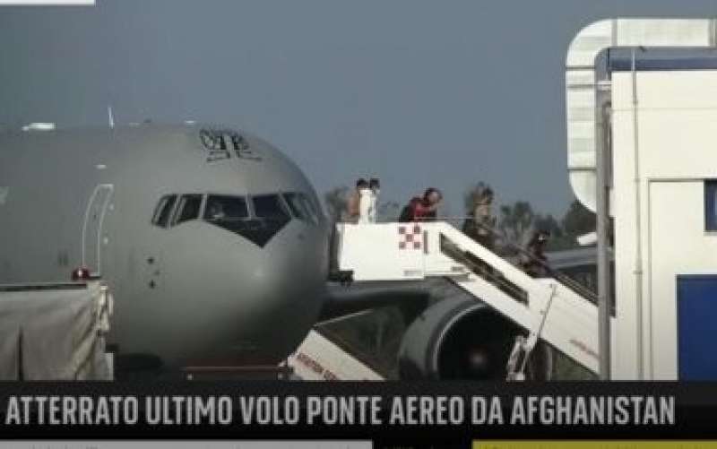 ultimo volo dall afghanistan