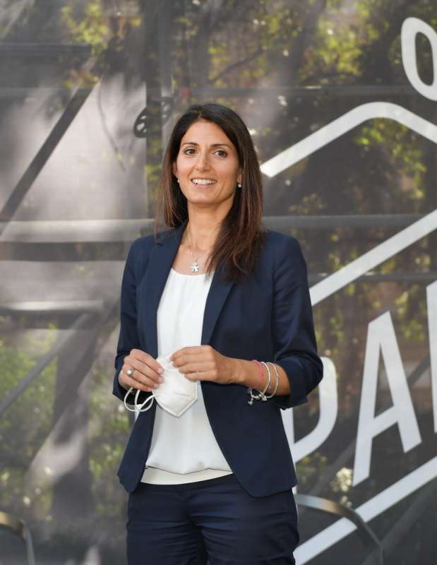 virginia raggi foto di bacco