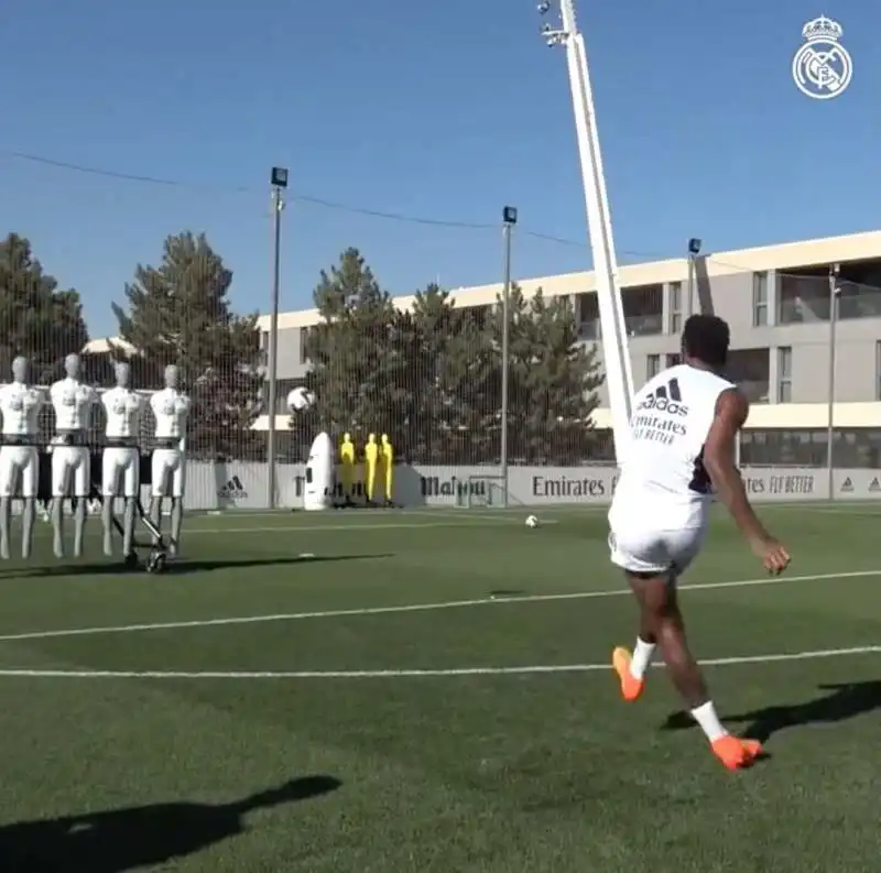 ALLENAMENTO HI TECH DEL REAL MADRID 