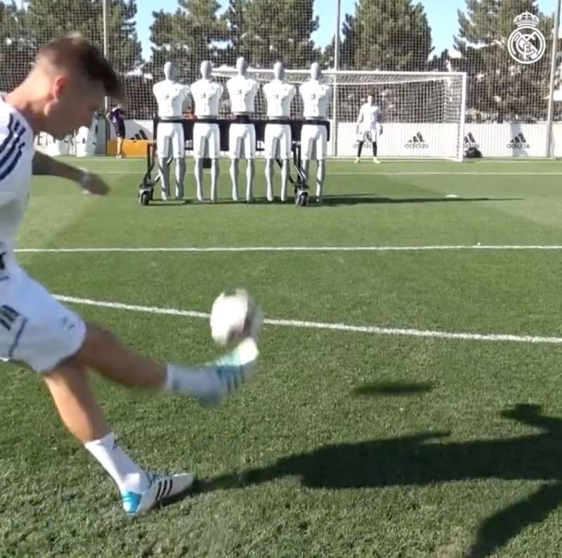 ALLENAMENTO HI TECH DEL REAL MADRID