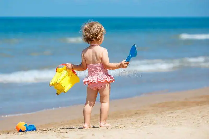 BAMBINO SPIAGGIA