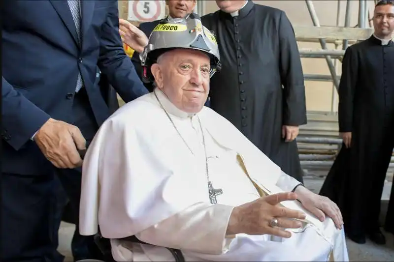 BERGOGLIO A L'AQUILA 