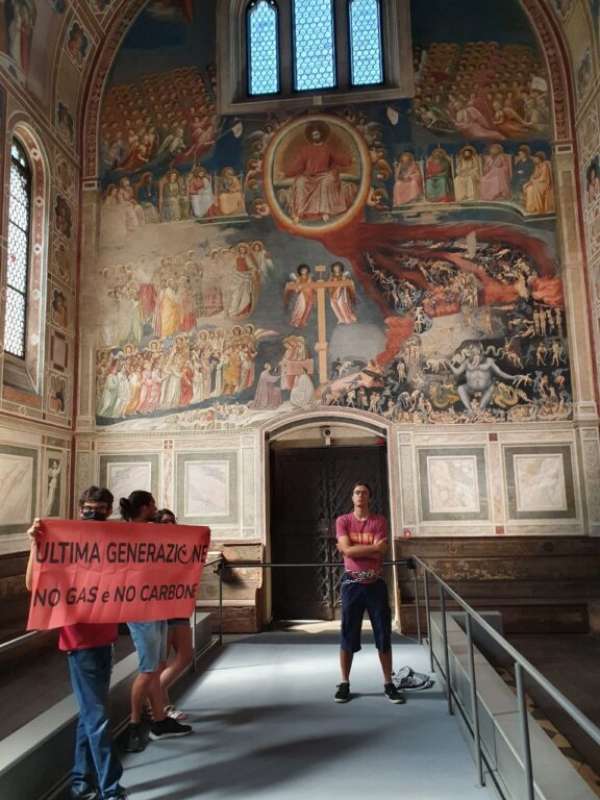 blitz ambientalisti cappella degli scrovegni 3