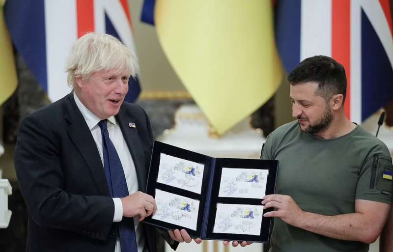 boris johnson volodymyr zelensky 8