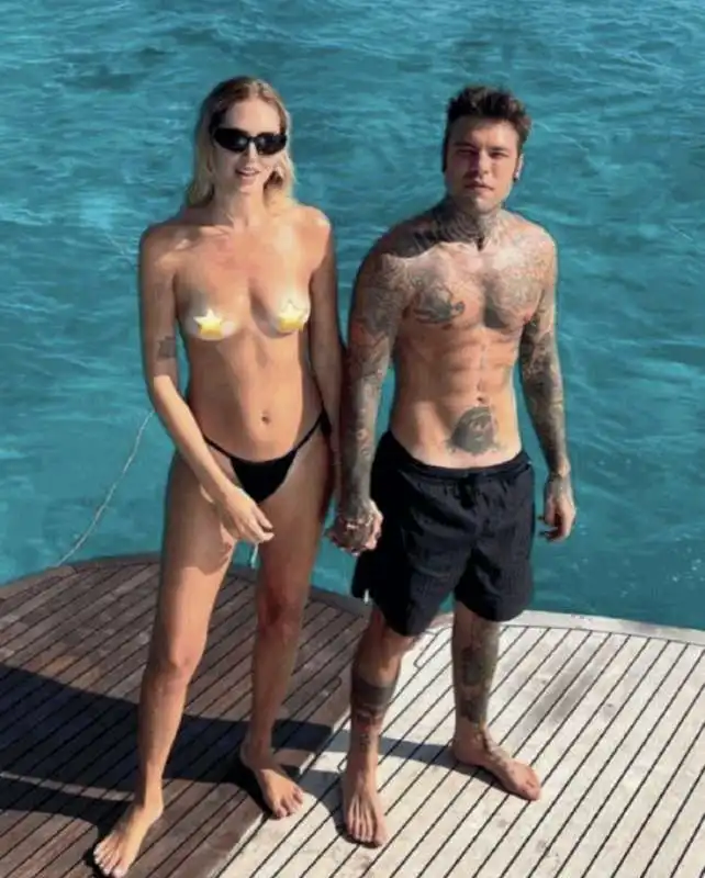 CAFONAGGINE SOCIAL - FEDEZ E CHIARA FERRAGNI