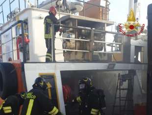 ESPLOSIONE CONTAINER NEL PORTO DI CROTONE