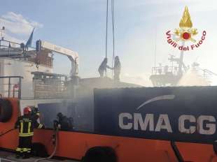 ESPLOSIONE CONTAINER NEL PORTO DI CROTONE