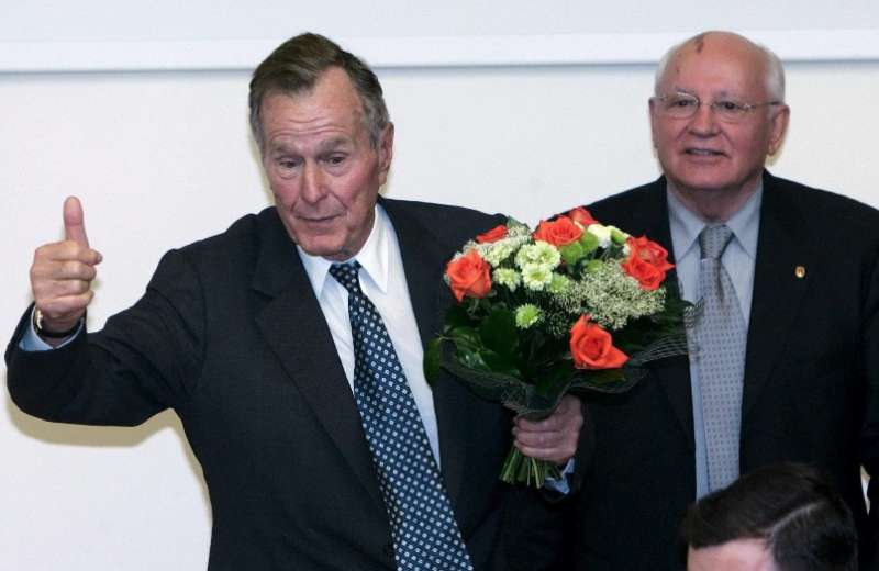 george bush senior con mikhail gorbaciov