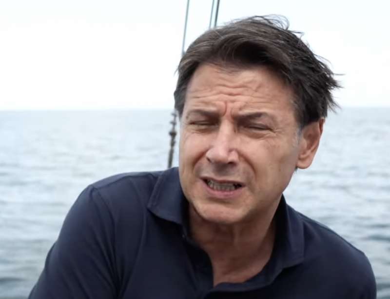 giuseppe conte in barca con i pescatori di san benedetto del tronto 7