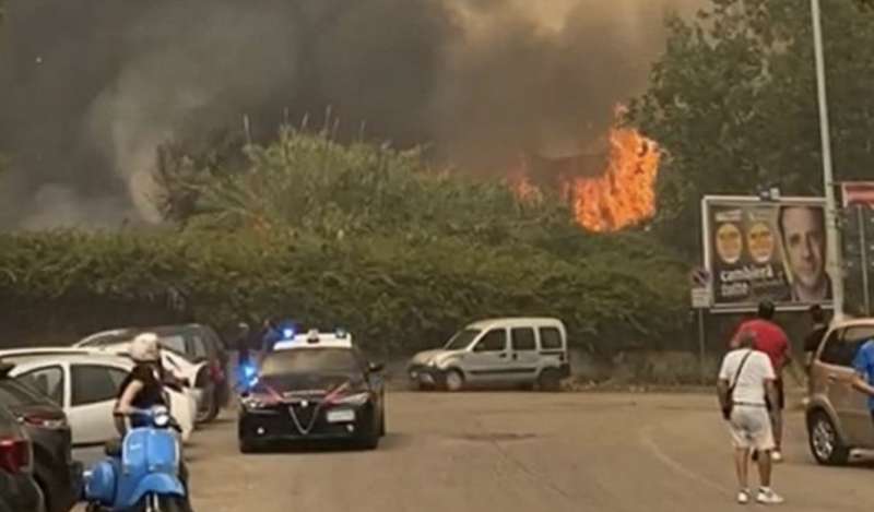 incendi a palermo 6