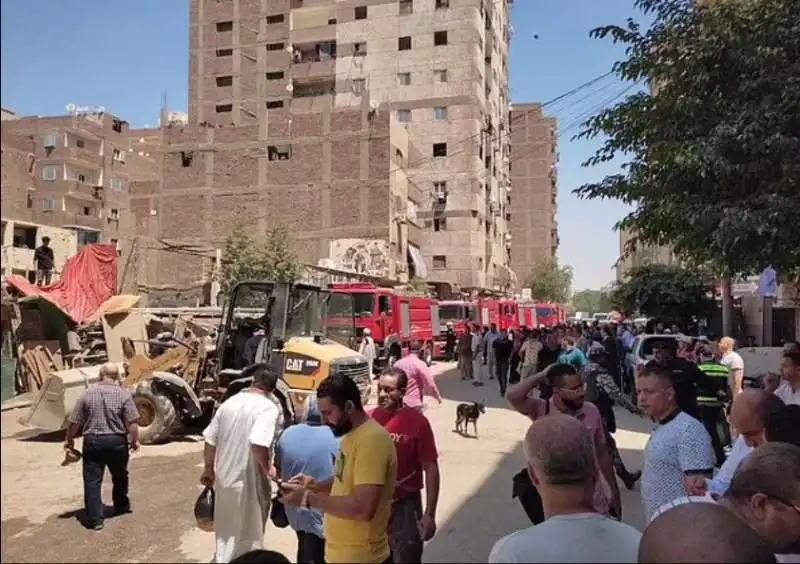 incendio in una chiesa copta a giza, in egitto   3