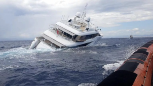 LO YACHT SAGA AFFONDA NEL MAR IONIO 1