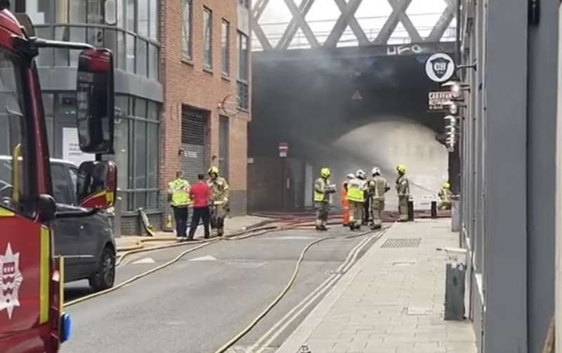 londra incendio a london bridge 2