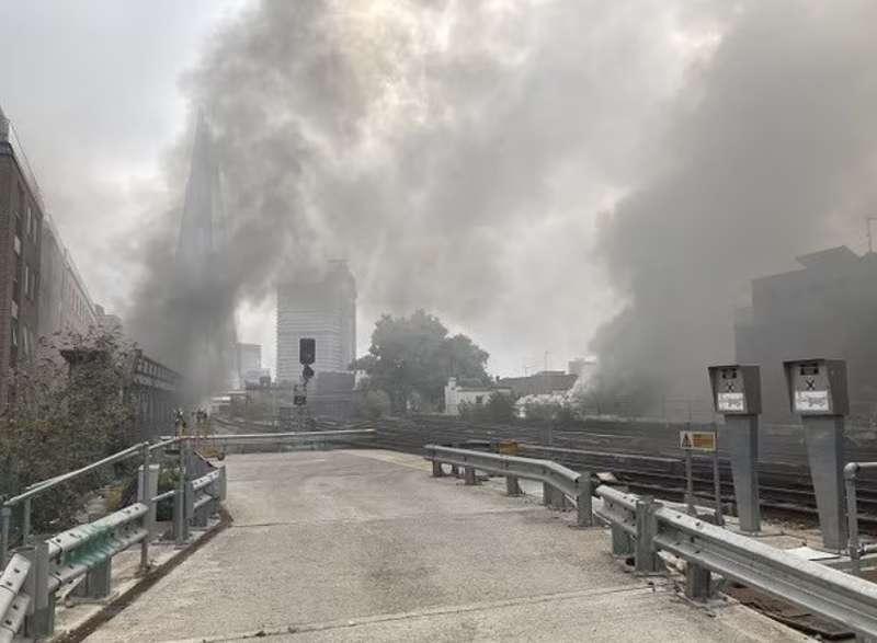 londra incendio a london bridge 3