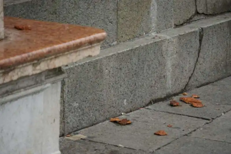 maltempo a venezia   caduti frammenti del campanile di san marco 