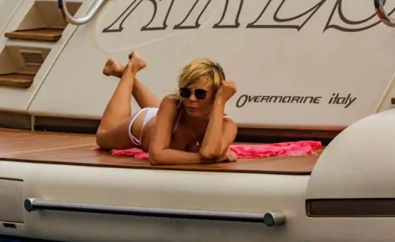 maria de filippi 23