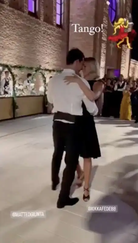 matteo giunta e federica pellegrini ballano il tango al loro matrimonio   1