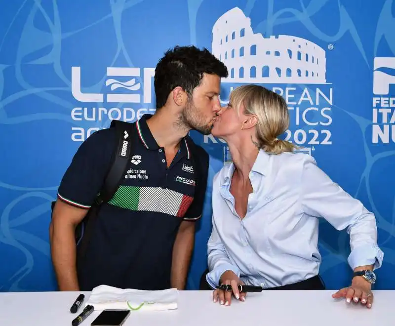 matteo giunta e federica pellegrini si baciano. foto masi  gmt gmt 001