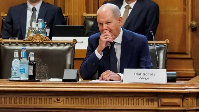 olaf scholz testimonianza su banca warburg 2