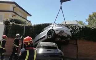 porsche incastrata nel muro del vicino a madrid 3