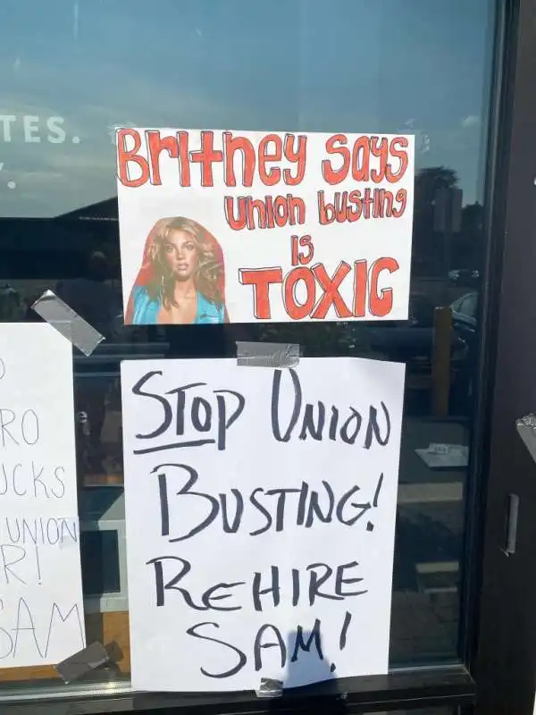 proteste contro il licenziamento di sam amato da starbucks a buffalo 