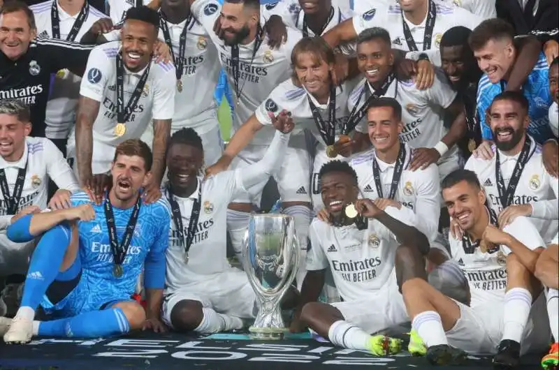 real madrid vince la supercoppa europea 19