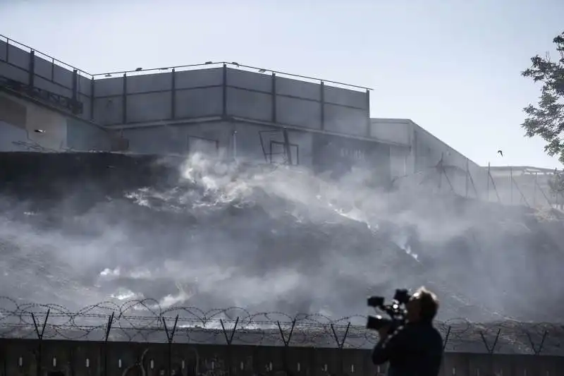 roma, incendio negli studi cinematografici di cinecitta   27