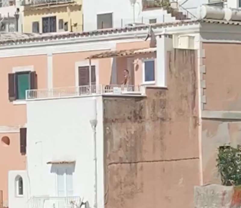 sesso in terrazza a positano 3