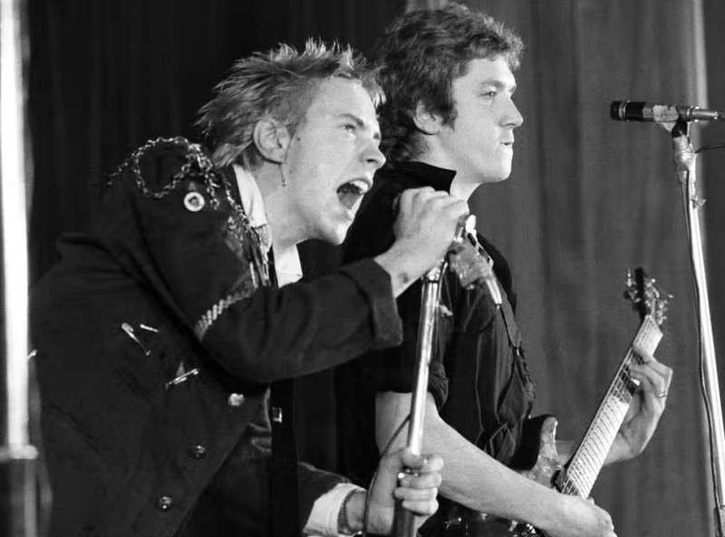 steve jones johnny rotten 2