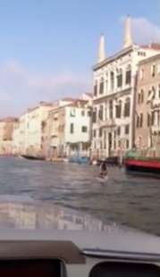 surf nel canal grande a venezia 1