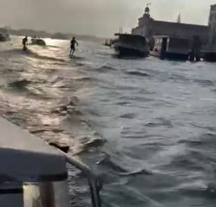 surf nel canal grande a venezia 9