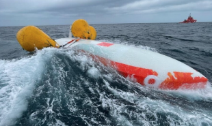 UN 62ENNE FRANCESE SOPRAVVIVE 16 ORE SOTTO LA BARCA A VELA ROVESCIATA AL LARGO DELLA SPAGNA ISOLE SISARGAS