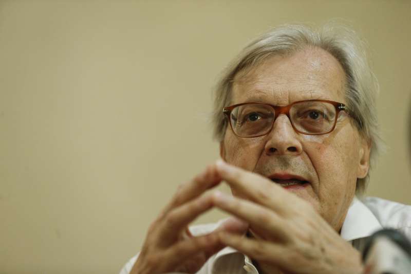 vittorio sgarbi lancia la sua candidatura contro casini a bologna 2