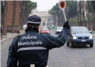 agente POLIZIA municipale