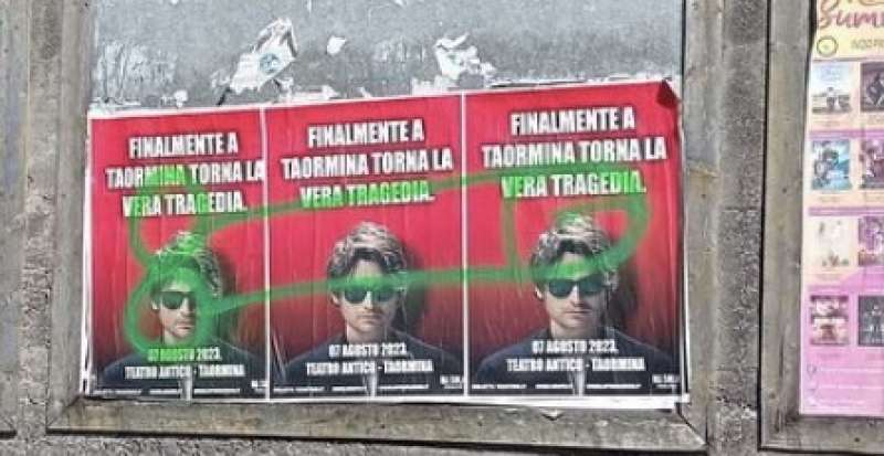 angelo duro imbratta i suoi manifesti 5