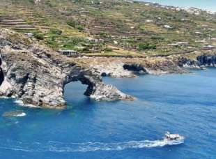 arco dell elefante pantelleria