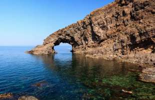 arco dell elefante pantelleria