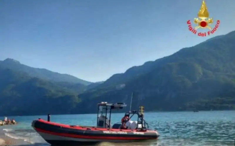 bimba dispersa nel lago di como 4