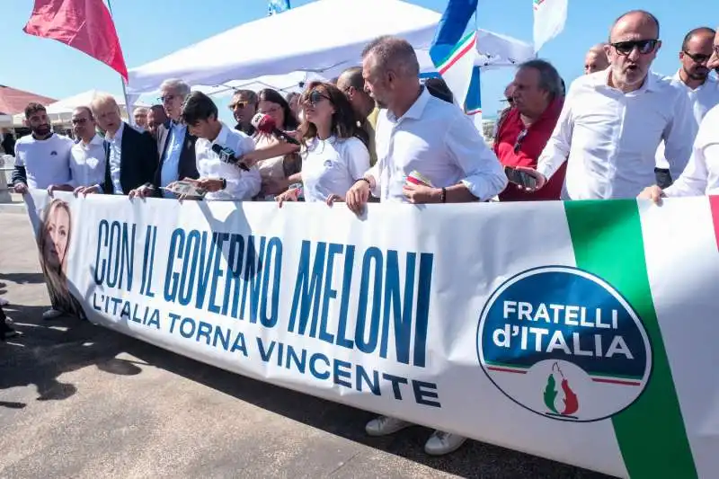 campagna estiva di fratelli d italia 2