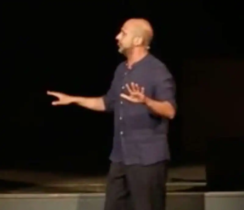 checco zalone alla cavea dell auditorium - amore + iva 