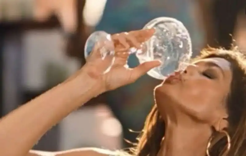 cindy crawford e lo spot della tequila casamigos  5