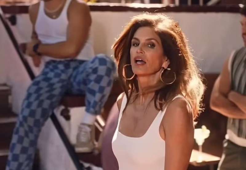 cindy crawford e lo spot della tequila casamigos 7