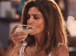 cindy crawford e lo spot della tequila casamigos 8